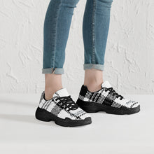 Load image into Gallery viewer, Chunky Sneakers - Black