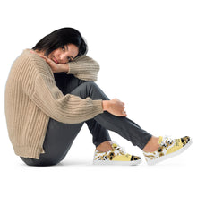 Load image into Gallery viewer, Women’s lace-up canvas shoes