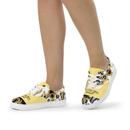 Women’s lace-up canvas shoes